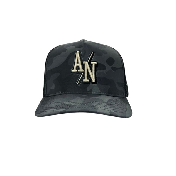 GORRA NEGRA CAMUFLADA