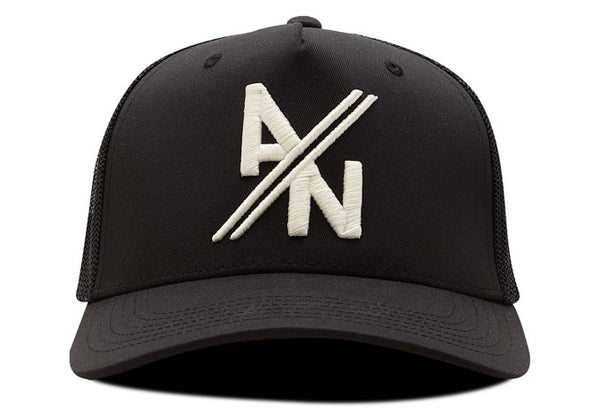 GORRA NEGRA MALLA AN BLANCO