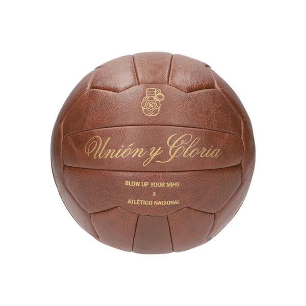 An Vintage Ball